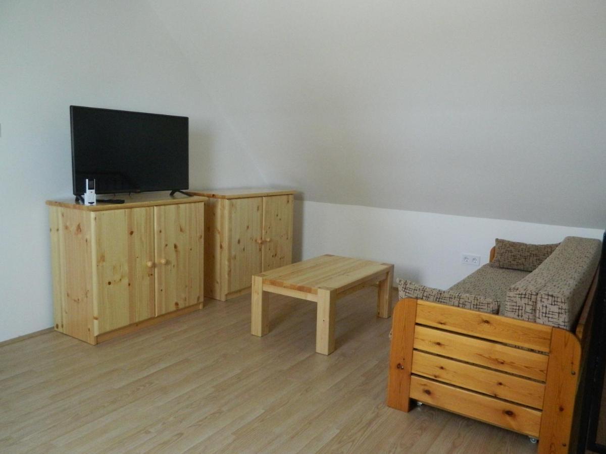 Familia-Pelso Apartmanhaz Zamárdi Exterior foto