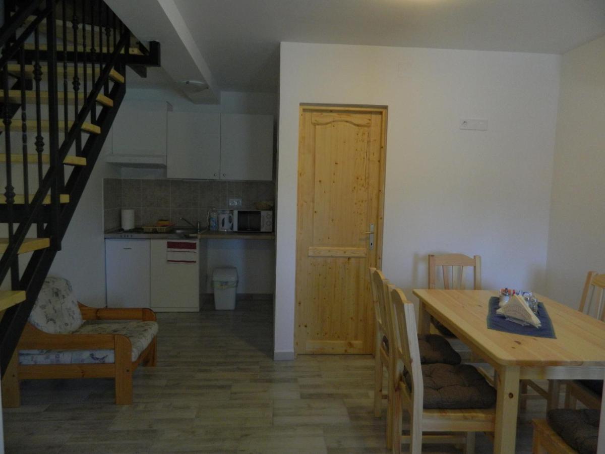 Familia-Pelso Apartmanhaz Zamárdi Exterior foto