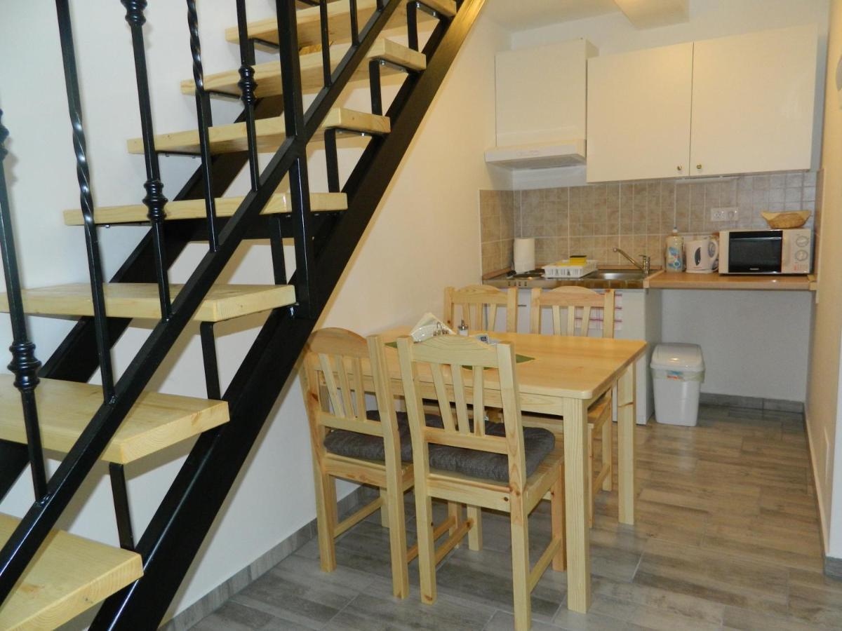 Familia-Pelso Apartmanhaz Zamárdi Exterior foto