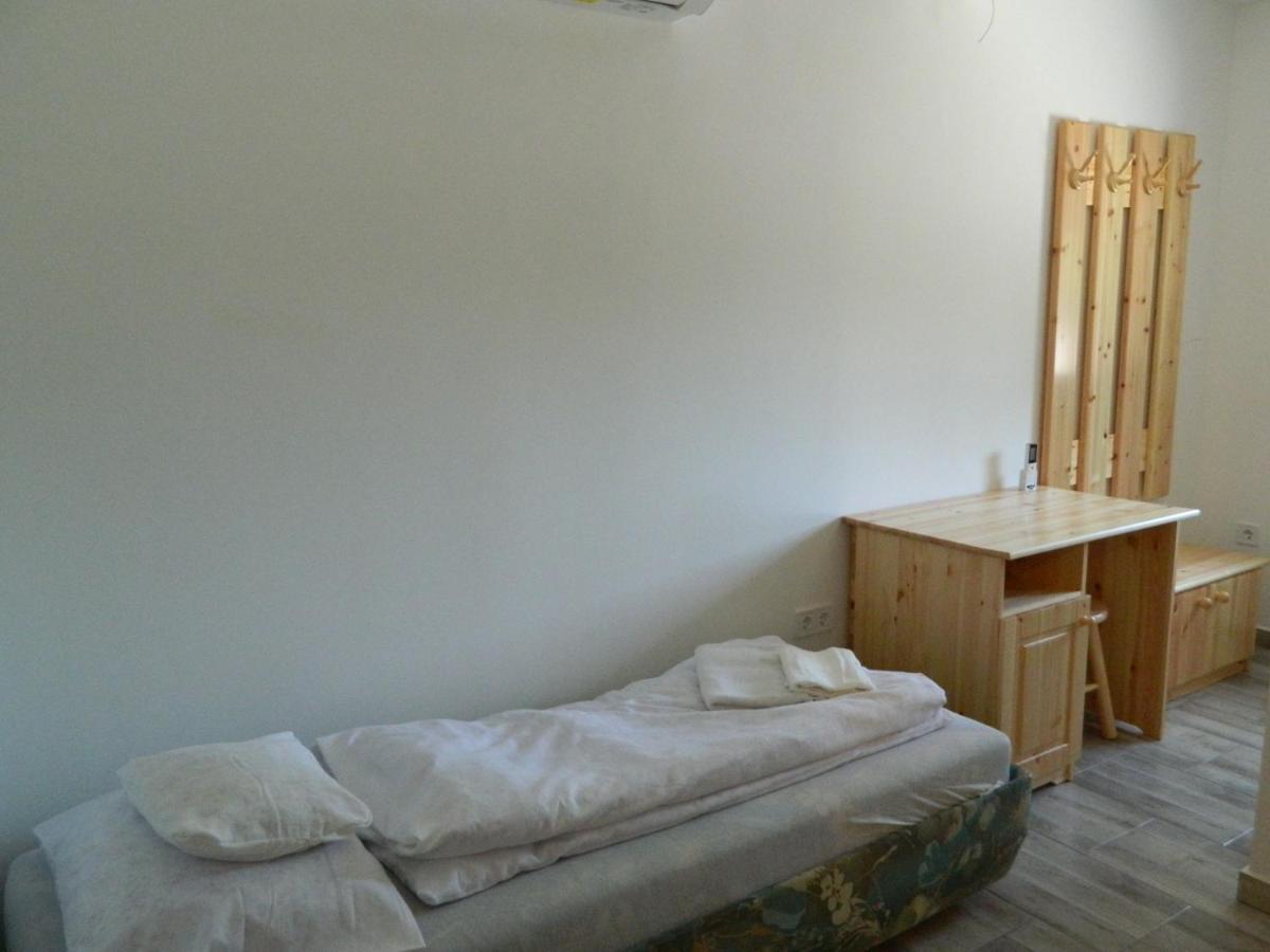 Familia-Pelso Apartmanhaz Zamárdi Exterior foto