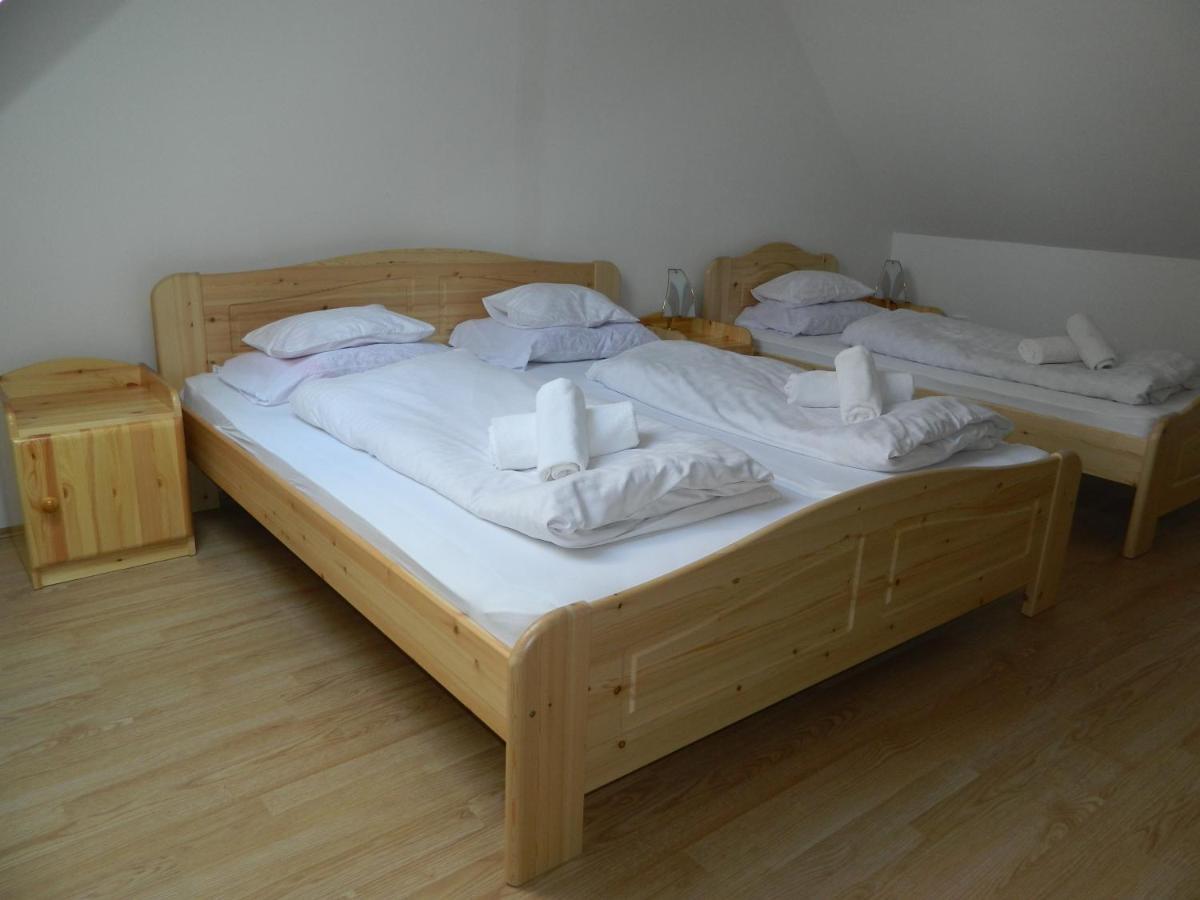 Familia-Pelso Apartmanhaz Zamárdi Exterior foto