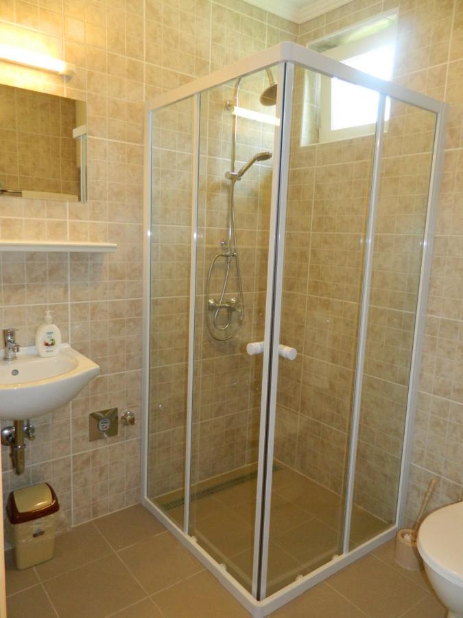 Familia-Pelso Apartmanhaz Zamárdi Exterior foto