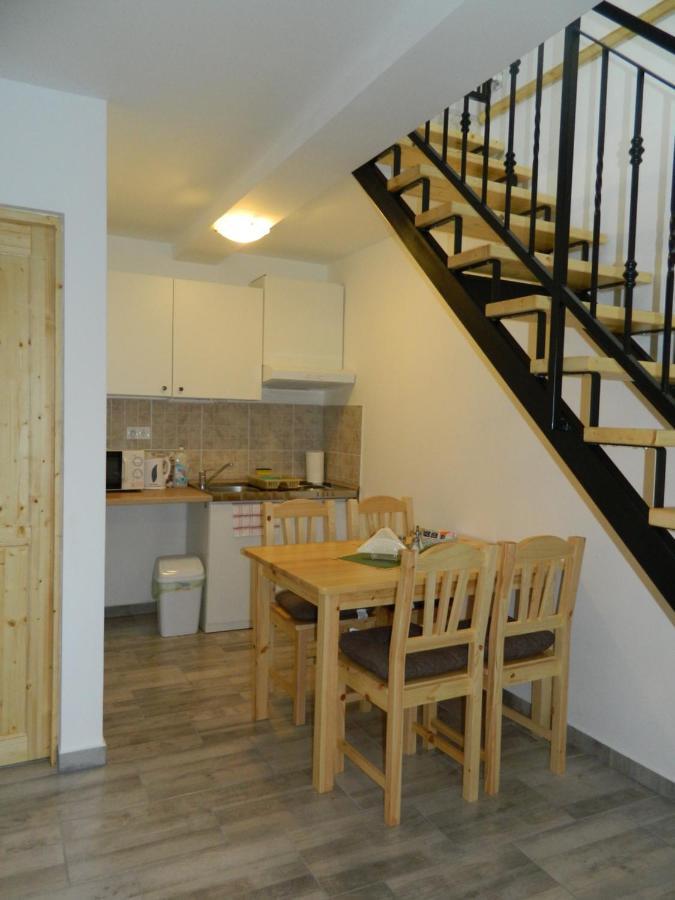 Familia-Pelso Apartmanhaz Zamárdi Exterior foto